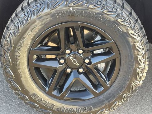 Used 2020 Chevrolet Silverado 1500 LT Trail Boss w/ Safety Package AWD/4WD image 31