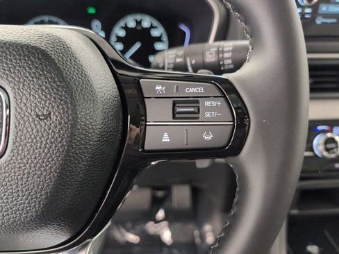 Used 2025 Honda Pilot Touring image 14