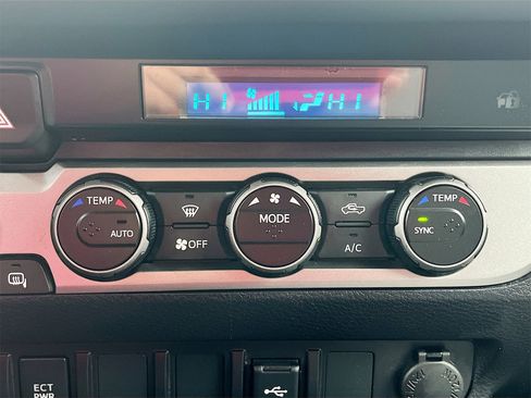 Used 2022 Toyota Tacoma SR image 15