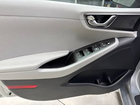 Used 2020 Hyundai Ioniq Blue FWD image 11