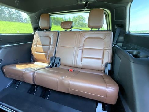 Certified 2024 Lincoln Navigator Reserve AWD/4WD image 21