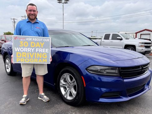 Used 2019 Dodge Charger SXT RWD image 1