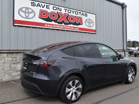 Used 2024 Tesla Model Y Long Range image 5