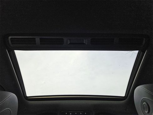 Used 2019 Mercedes-Benz E 300 4MATIC image 19