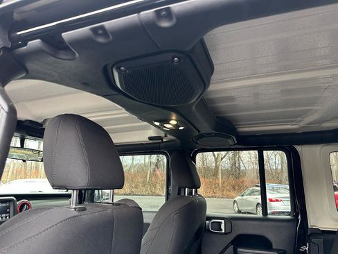 Used 2022 Jeep Wrangler Unlimited Sport image 13