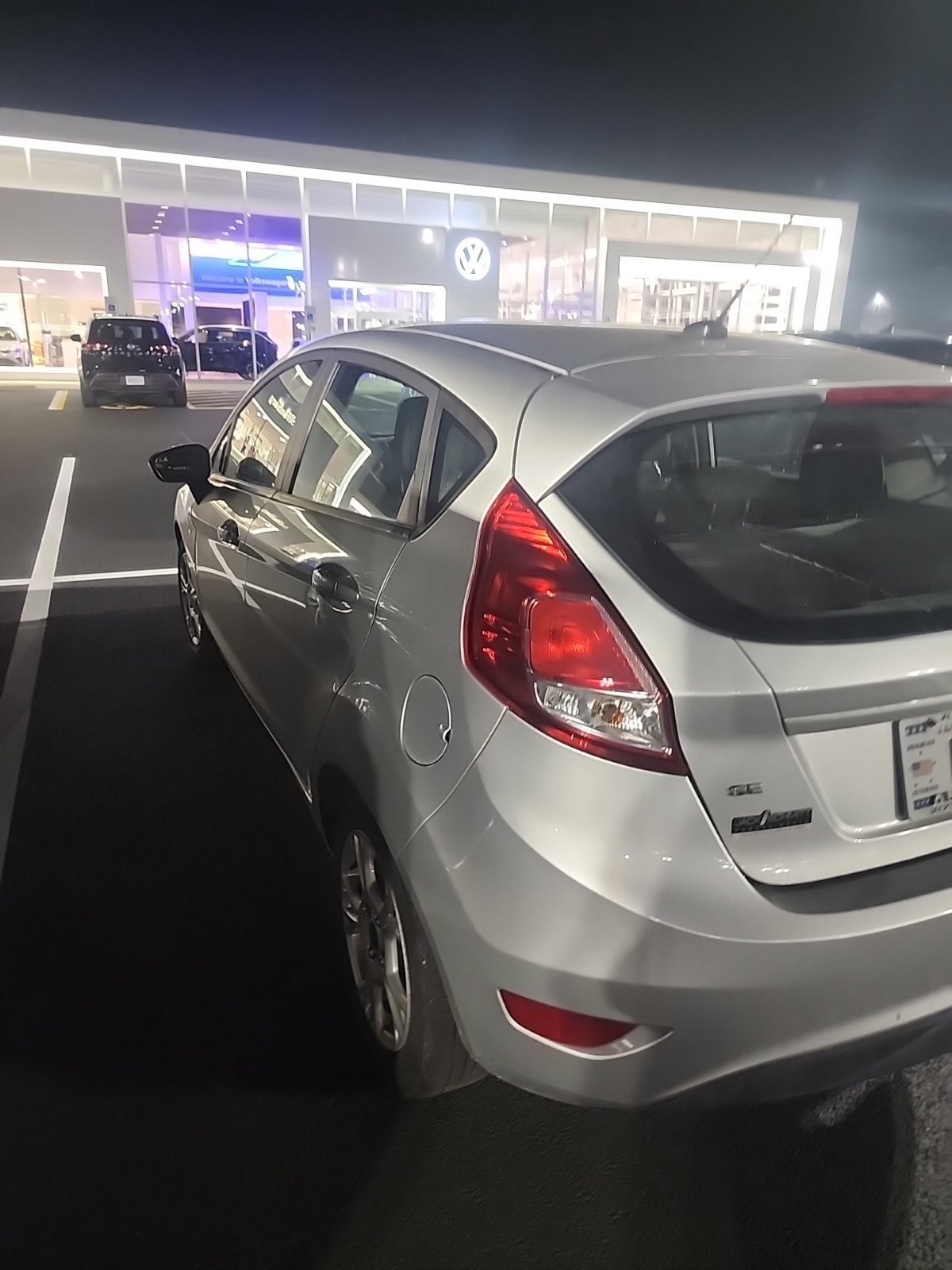 Used 2016 Ford Fiesta SE w/ Cold Weather Package FWD image 4