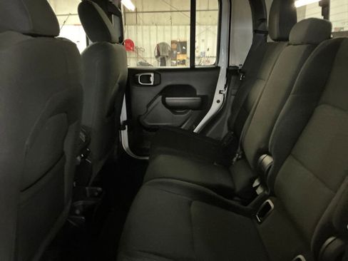 Used 2022 Jeep Gladiator Sport AWD/4WD image 27
