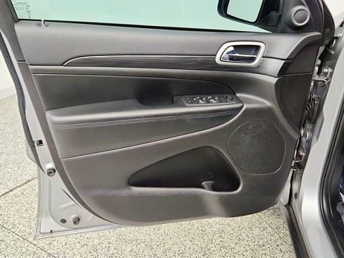 Used 2021 Jeep Grand Cherokee Laredo RWD image 10