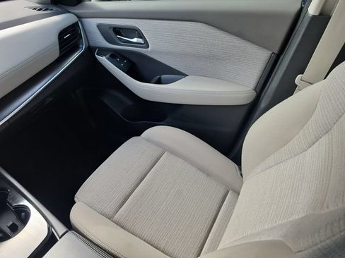 Certified 2022 Nissan Rogue SV FWD image 15