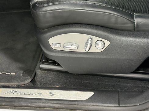 Certified 2023 Porsche Macan S image 16
