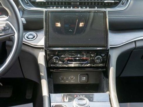Used 2022 Jeep Grand Cherokee L Limited AWD/4WD image 17