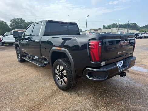 Used 2024 GMC Sierra 2500 Denali w/ Denali Reserve Package AWD/4WD image 3
