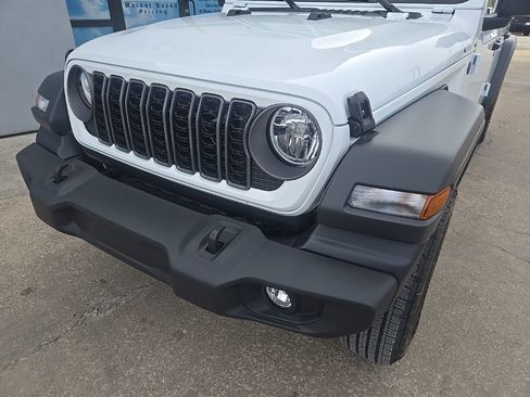 New 2026 Jeep Wrangler Unlimited Sport AWD/4WD image 15