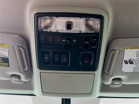 Used 2018 Toyota 4Runner Limited image 19