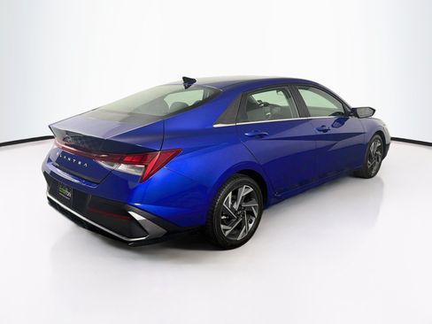 Used 2025 Hyundai Elantra SEL FWD image 9