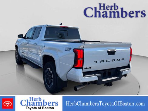 Used 2025 Toyota Tacoma TRD Sport w/ TRD Sport Upgrade Package AWD/4WD image 3