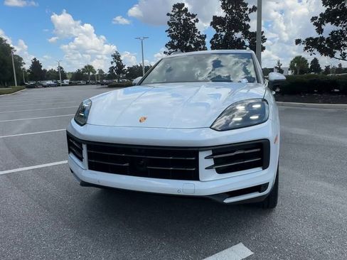 New 2025 Porsche Cayenne image 3