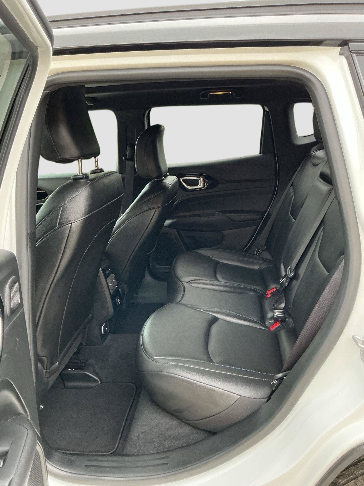 Used 2025 Jeep Compass Limited w/ High Altitude Package AWD/4WD image 18