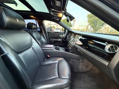 Used 2015 Rolls-Royce Ghost RWD image 41