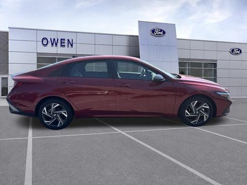 Used 2025 Hyundai Elantra Sport FWD image 7