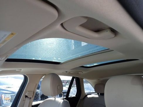 Used 2022 Mercedes-Benz GLC 300 4MATIC image 23