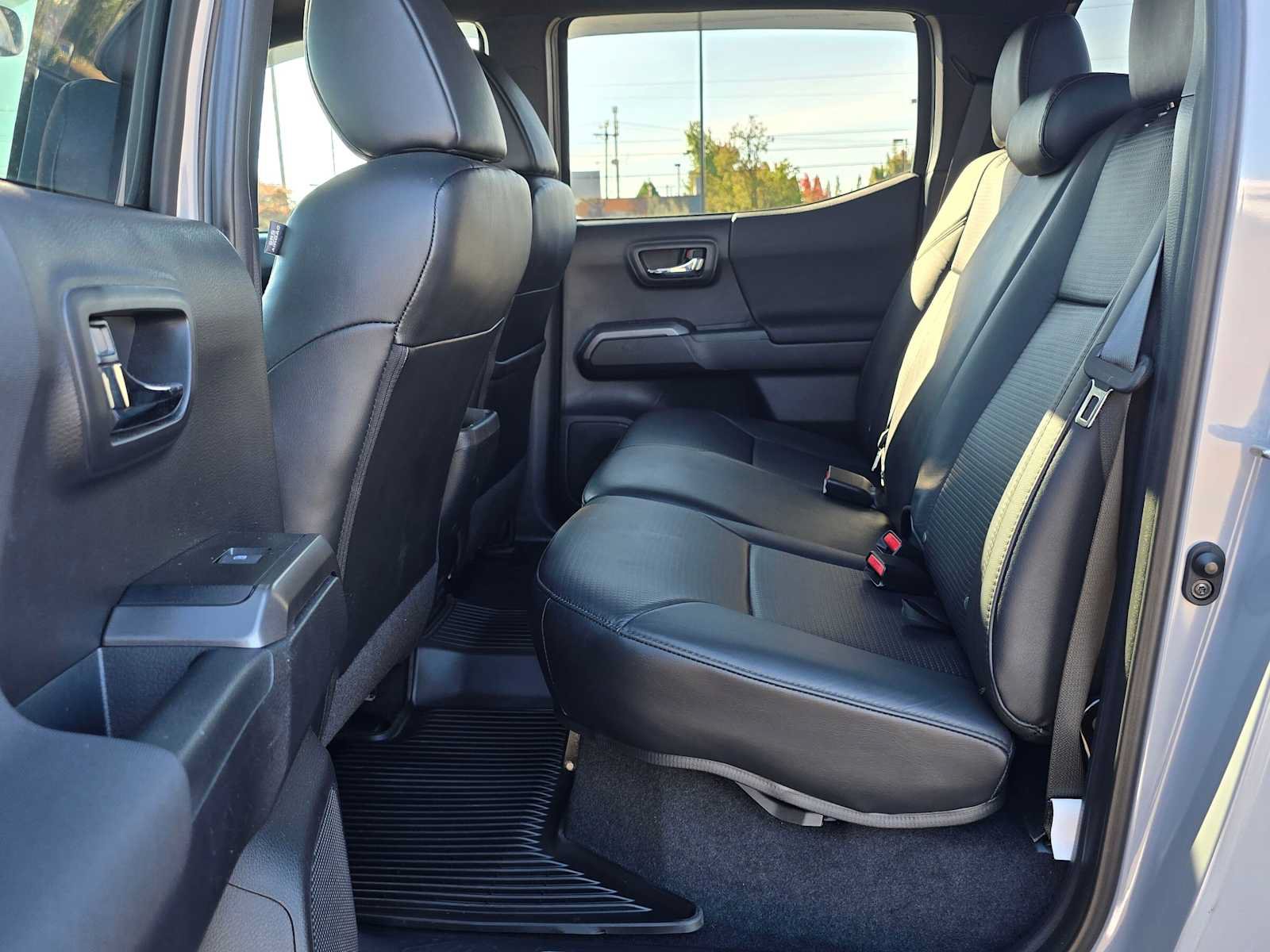 Certified 2019 Toyota Tacoma TRD Sport AWD/4WD image 17