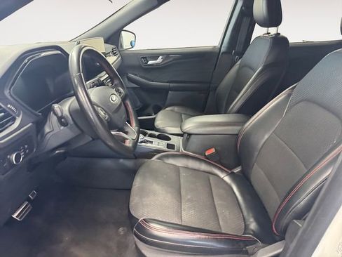 Used 2023 Ford Escape ST-Line w/ Tech Pack #1 AWD/4WD image 7