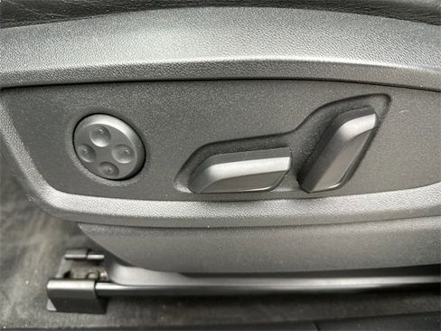 Used 2020 Audi Q5 2.0T Premium Plus w/ Premium Plus Package image 12