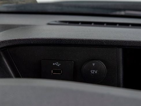 Used 2022 Ford Transit 250 148 High Roof AWD image 17