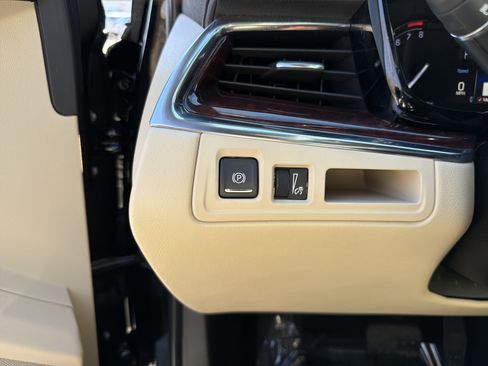 Used 2019 Cadillac XT5 Luxury image 37