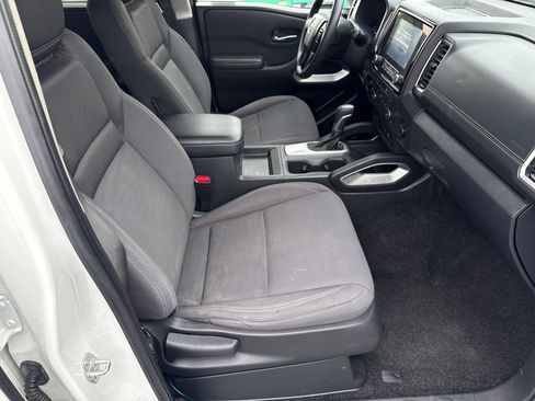 Used 2023 Nissan Frontier SV AWD/4WD image 12