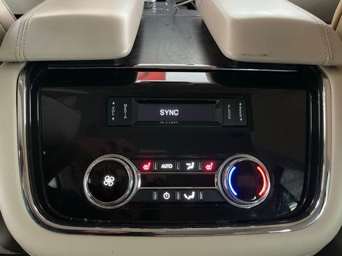 Used 2018 Lincoln Navigator Select w/ Technology Package image 33