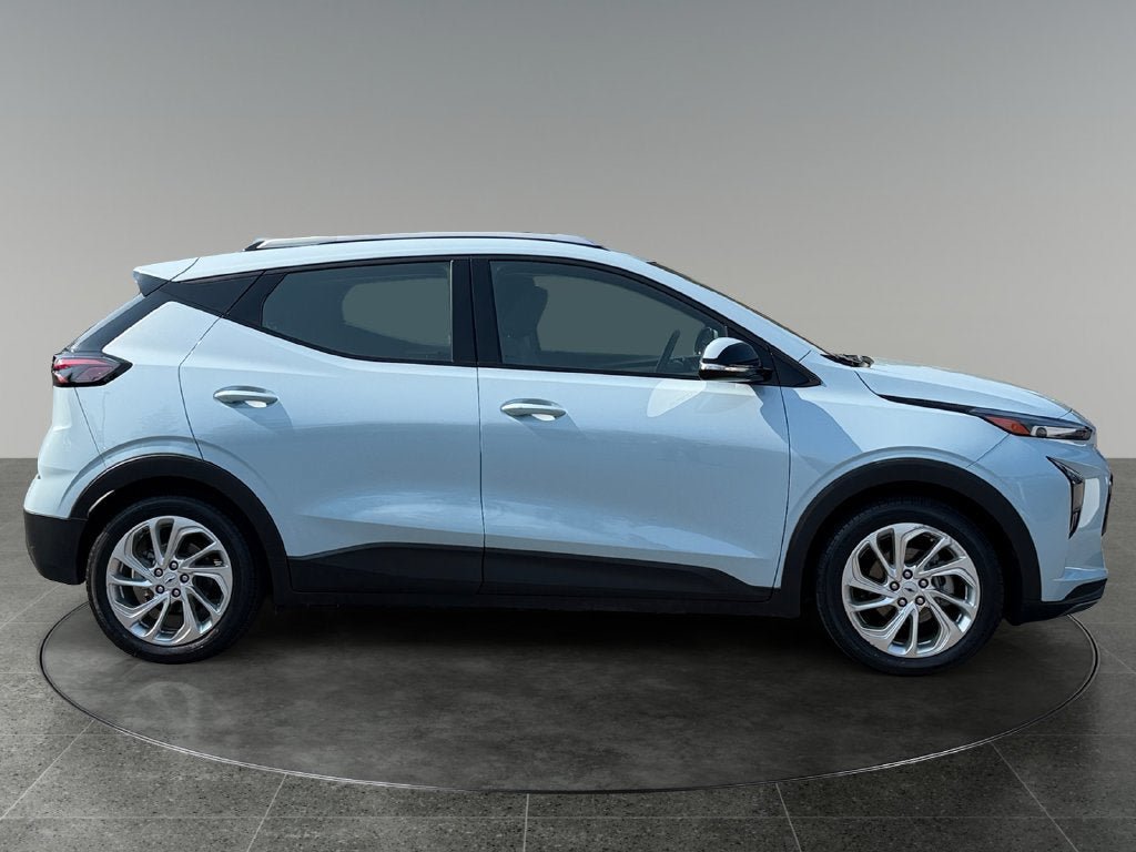 Used 2023 Chevrolet Bolt EUV LT FWD image 11