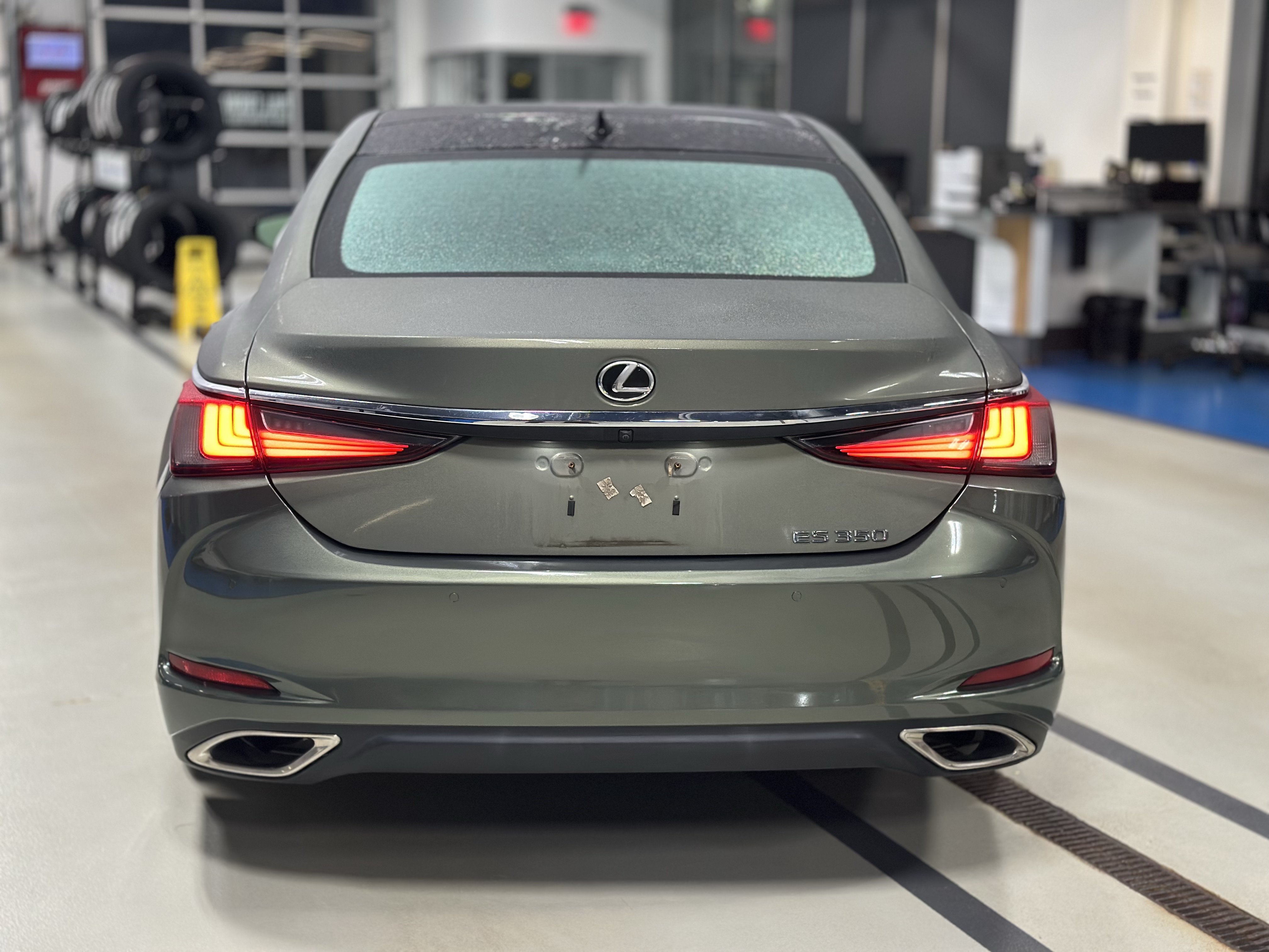 Used 2019 Lexus ES 350 Ultra Luxury w/ Accessory Package 2 FWD image 6