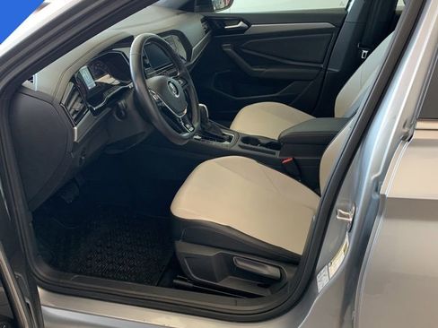 Used 2020 Volkswagen Jetta R-Line image 3