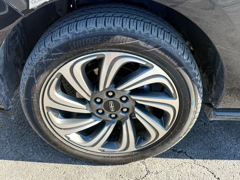 Used 2022 Lincoln Navigator Reserve image 10