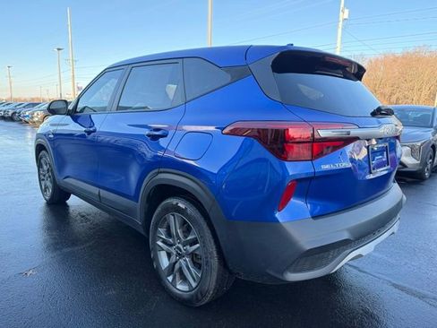 Certified 2023 Kia Seltos LX image 3