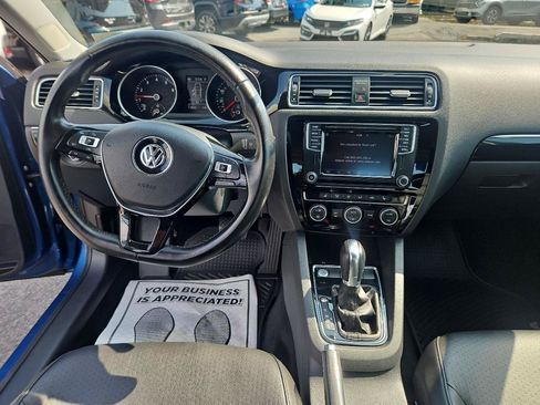 Used 2017 Volkswagen Jetta SEL FWD image 24