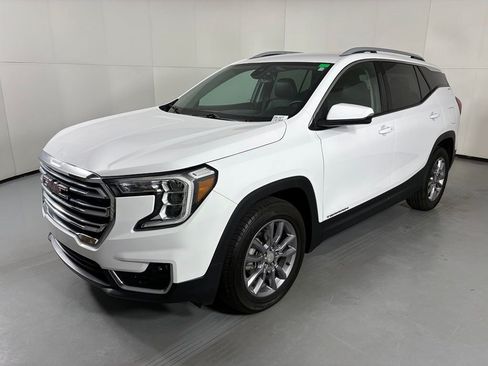 Used 2024 GMC Terrain SLT FWD image 4