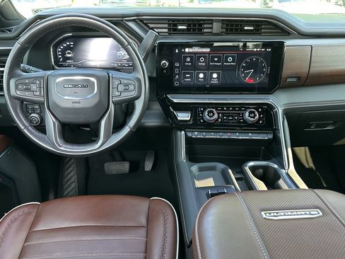 Used 2024 GMC Sierra 2500 Denali Ultimate w/ Max Trailering Package AWD/4WD image 10