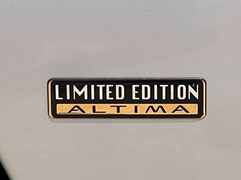Used 2001 Nissan Altima GXE FWD image 12