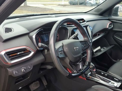 Used 2021 Chevrolet TrailBlazer RS w/ Convenience Package image 9