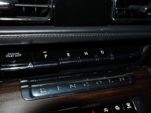 Used 2025 Lincoln Aviator Reserve w/ Luxury Package AWD/4WD image 17