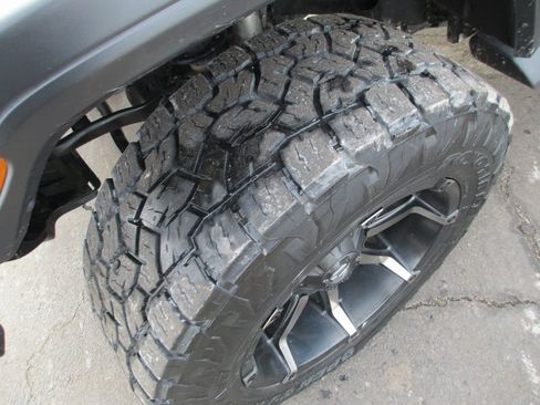 Used 2020 Jeep Gladiator Sport w/ Quick Order Package 24S image 11