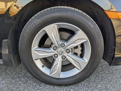 Used 2018 Honda Odyssey EX-L image 17