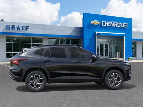 New 2026 Chevrolet Trax LT w/ Driver Confidence Package image 5