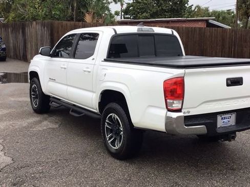 Used 2016 Toyota Tacoma SR5 image 7