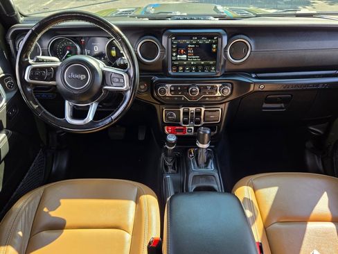 Used 2022 Jeep Wrangler Unlimited Rubicon 4xe w/ Cold Weather Group image 17