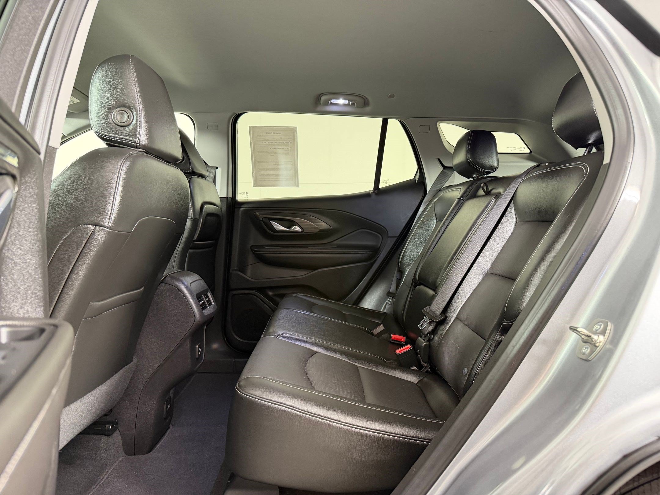 Used 2024 GMC Terrain SLT AWD/4WD image 28