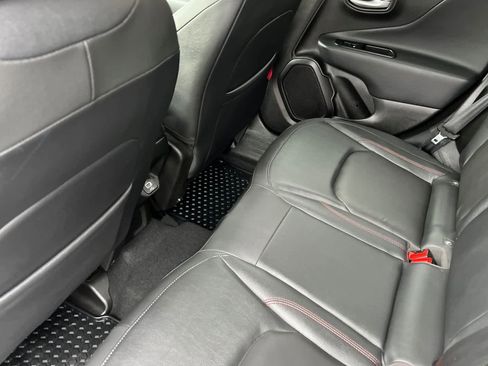 Used 2023 Jeep Renegade Trailhawk w/ Trailhawk Elite Group image 4